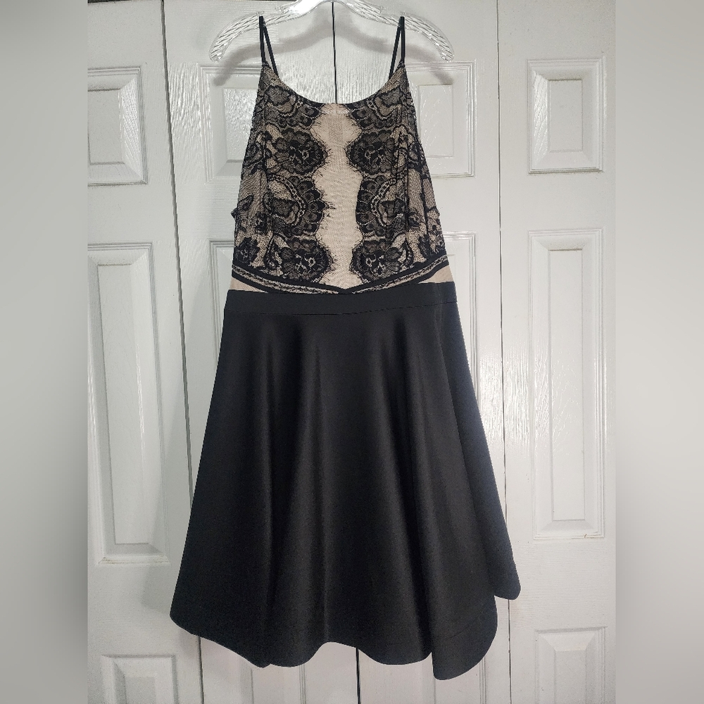 🩷 Jodi Kristopher Black and Cream Lace Dress- Size 22/23 Juniors 🩷